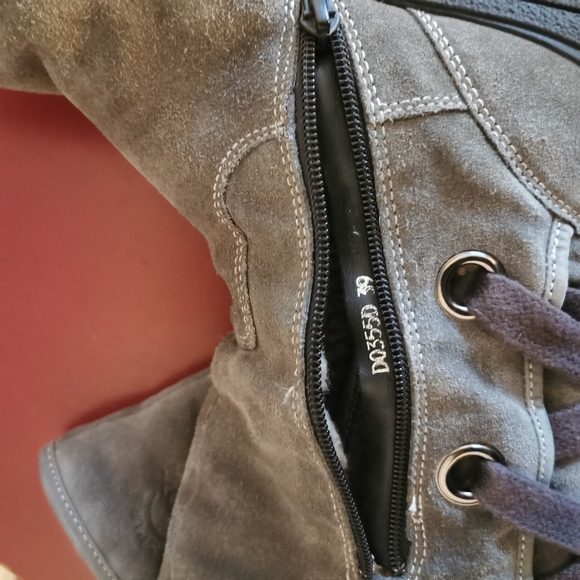 Women's size 8 Geox Winter Boots - Picture 3 of 7